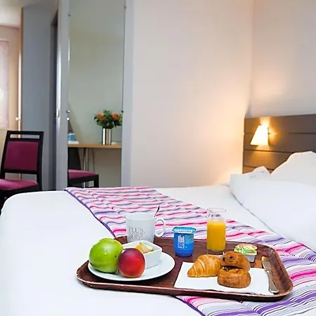 Kyriad Hotel Orthez